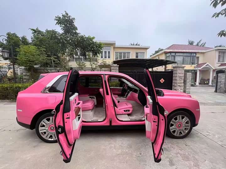 Фото 3 - Rolls-Royce Cullinan