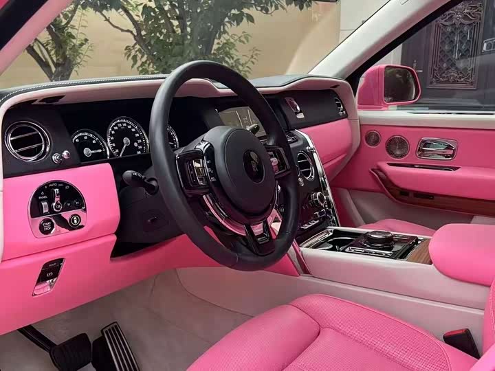 Фото 4 - Rolls-Royce Cullinan