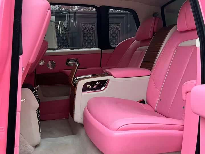 Фото 7 - Rolls-Royce Cullinan