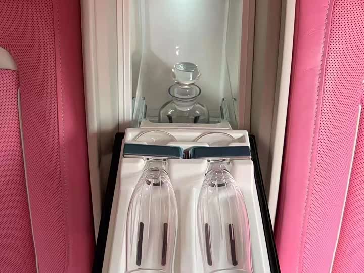 Фото 8 - Rolls-Royce Cullinan