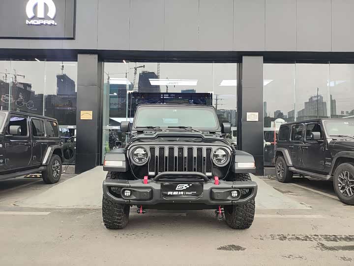 Фото 2 - Jeep Wrangler