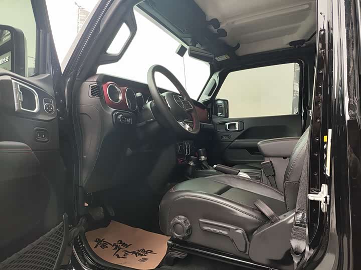 Фото 5 - Jeep Wrangler