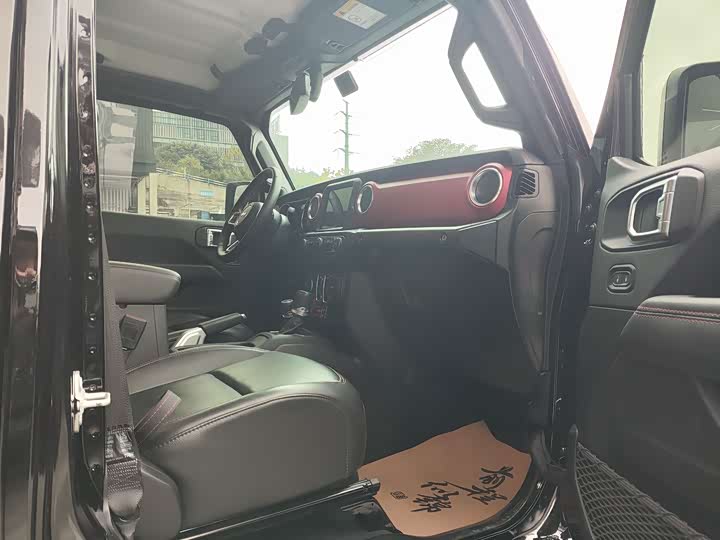 Фото 7 - Jeep Wrangler