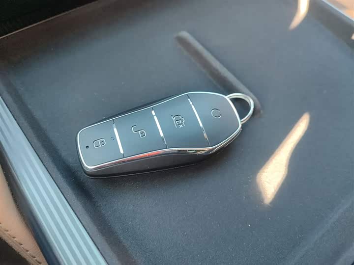 Фото 9 - BYD Song L DM-i Hybrid