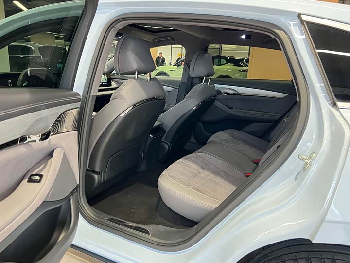 Фото 9 - Voyah Passion