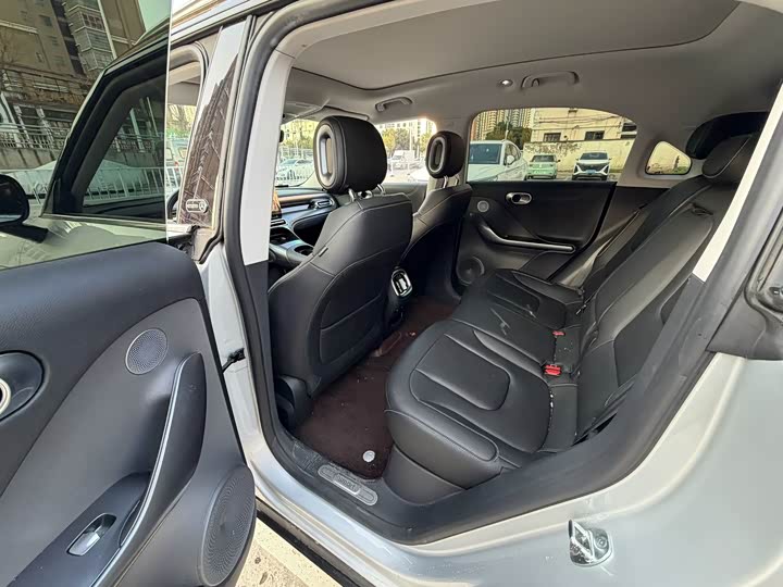 Фото 9 - Smart #1