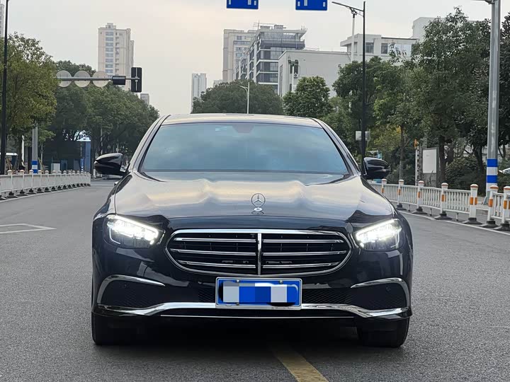 Фото 2 - Mercedes-Benz E-Class