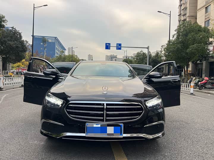 Фото 8 - Mercedes-Benz E-Class