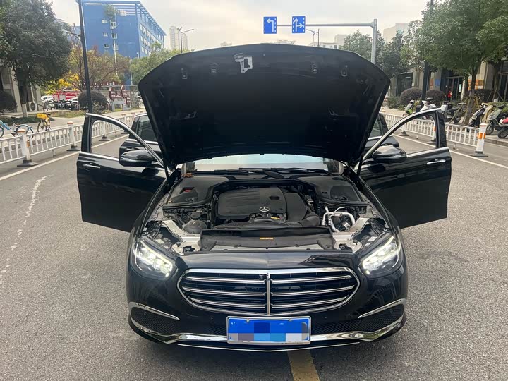 Фото 9 - Mercedes-Benz E-Class