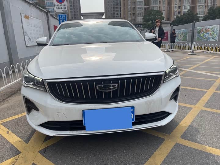 Фото 2 - Geely Emgrand