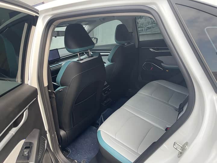 Фото 8 - Geely Emgrand