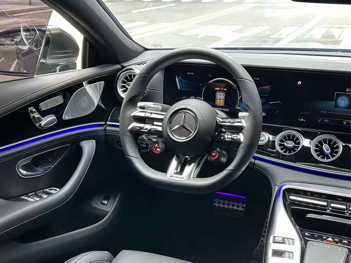 Фото 7 - Mercedes-Benz AMG GT