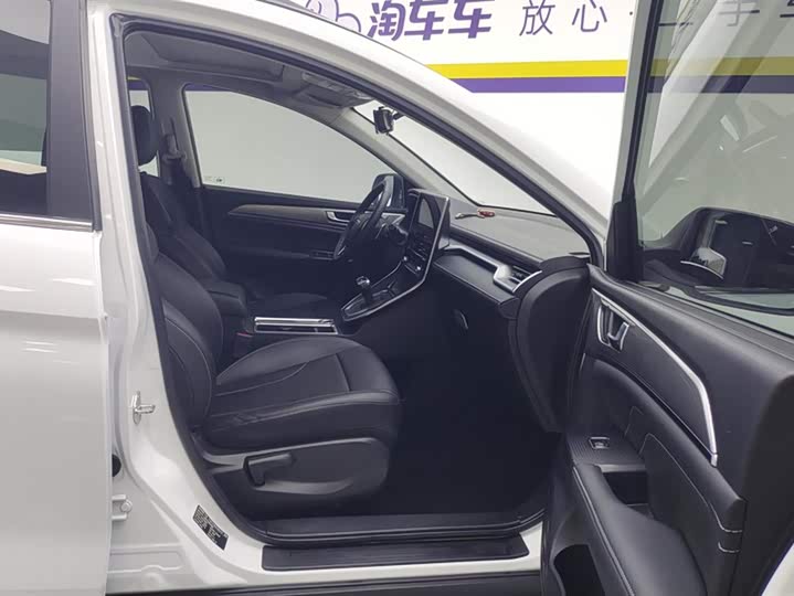 Фото 8 - Haval M6