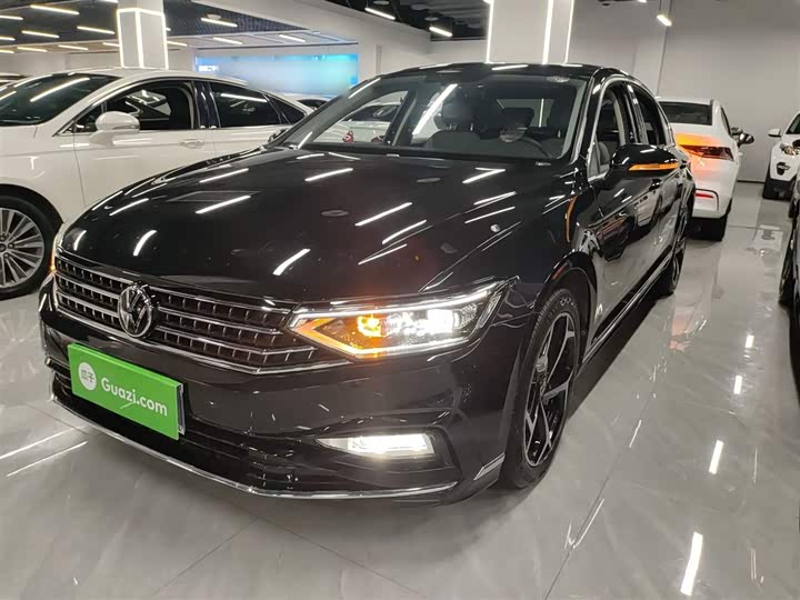 Фото 2 - Volkswagen Magotan