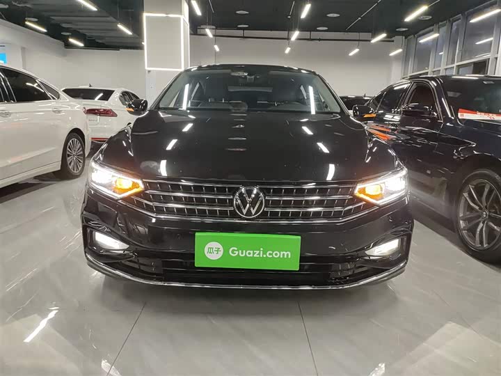 Фото 3 - Volkswagen Magotan