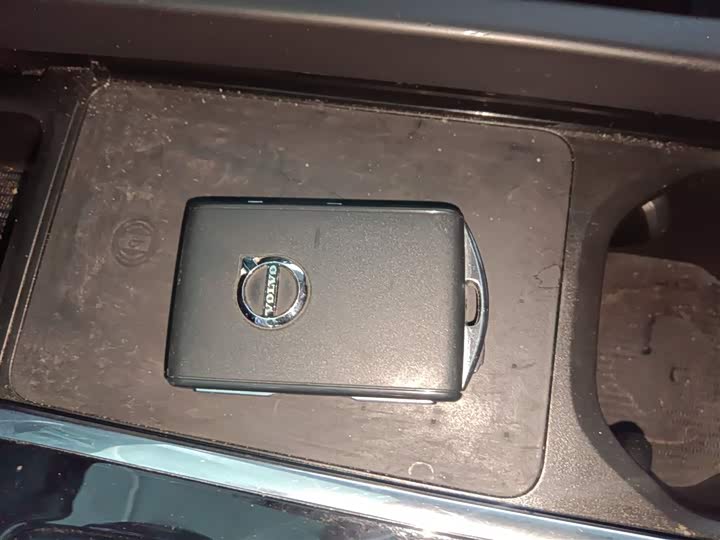 Фото 9 - Volvo XC60