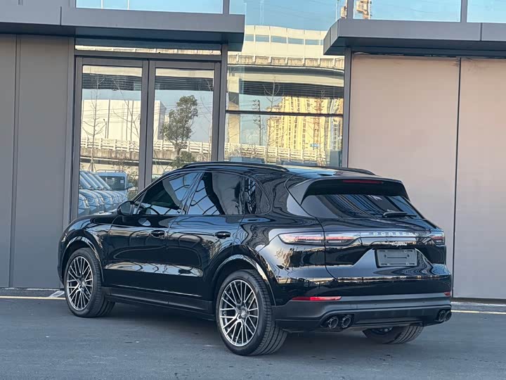 Фото 3 - Porsche Cayenne