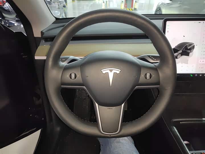 Фото 3 - Tesla Model Y