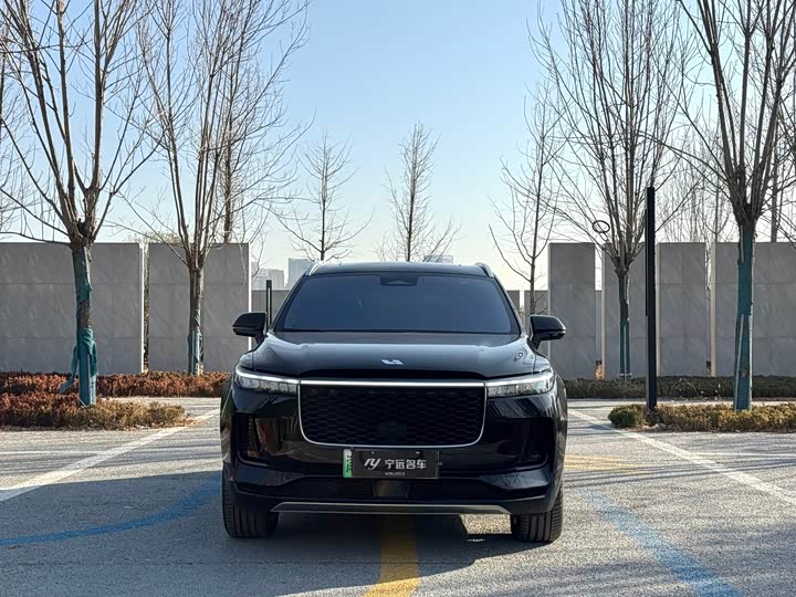 Фото 2 - LiXiang One