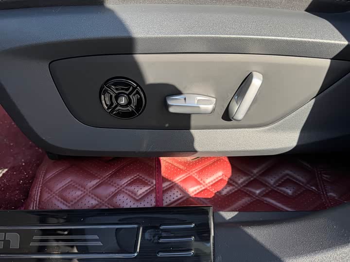 Фото 7 - LiXiang One