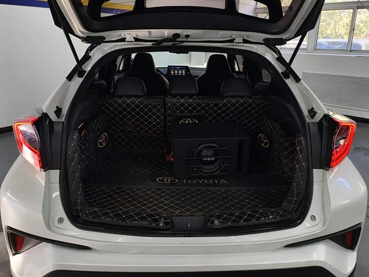 Фото 4 - Toyota Izoa