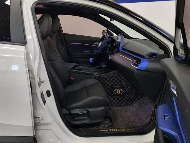 Фото 8 - Toyota Izoa