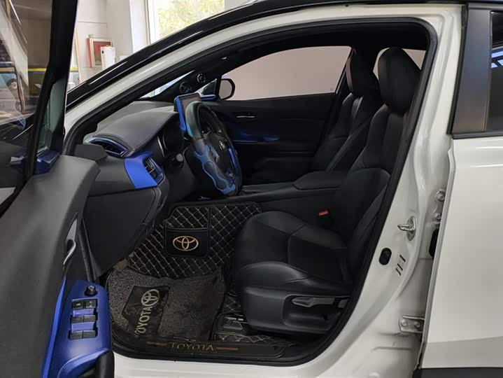 Фото 9 - Toyota Izoa