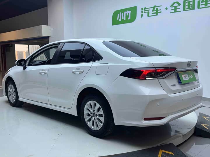 Фото 4 - Toyota Corolla