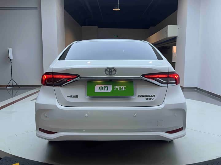 Фото 5 - Toyota Corolla