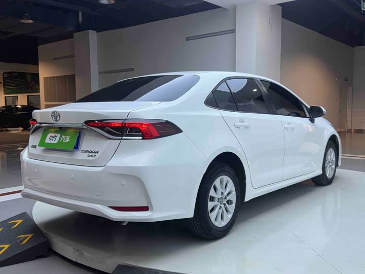 Фото 6 - Toyota Corolla