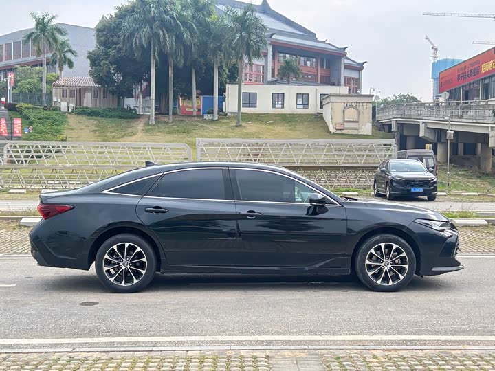 Фото 5 - Toyota Avalon