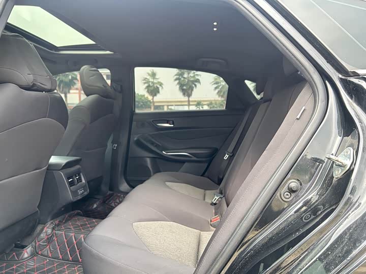 Фото 9 - Toyota Avalon