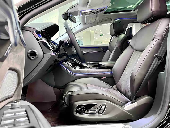 Фото 7 - Audi A8