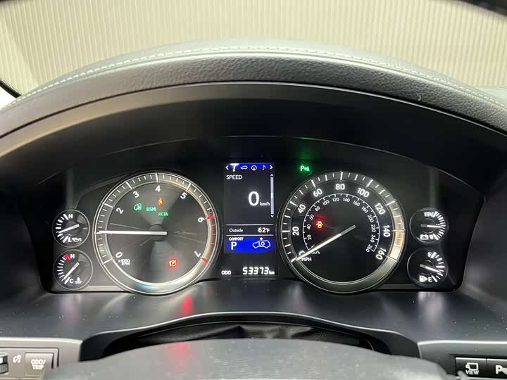 Фото 3 - Lexus LX