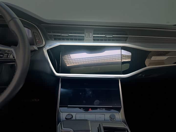 Фото 8 - Audi A6L