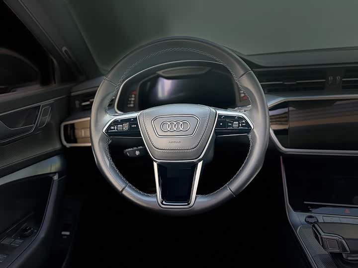 Фото 9 - Audi A6L