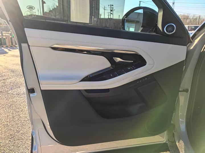 Фото 8 - Land Rover Range Rover Evoque L