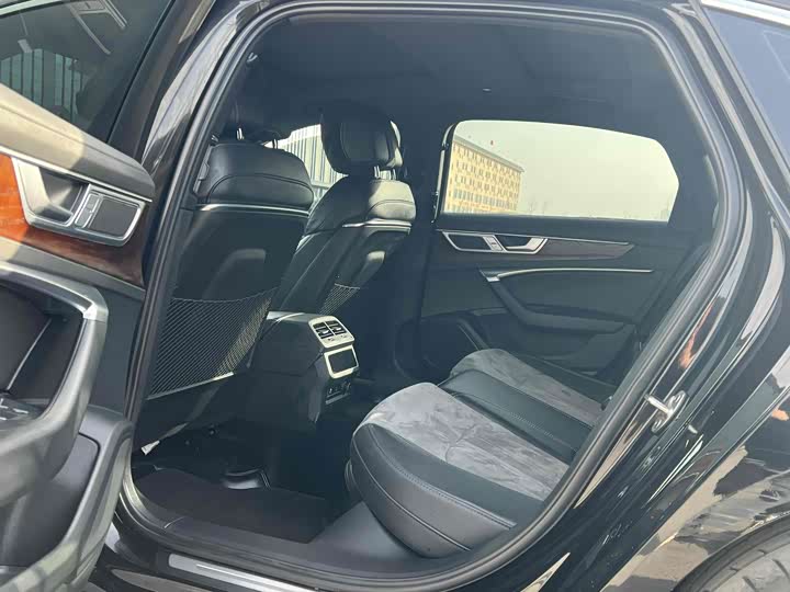 Фото 6 - Audi A6L