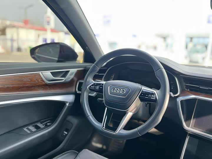 Фото 8 - Audi A6L