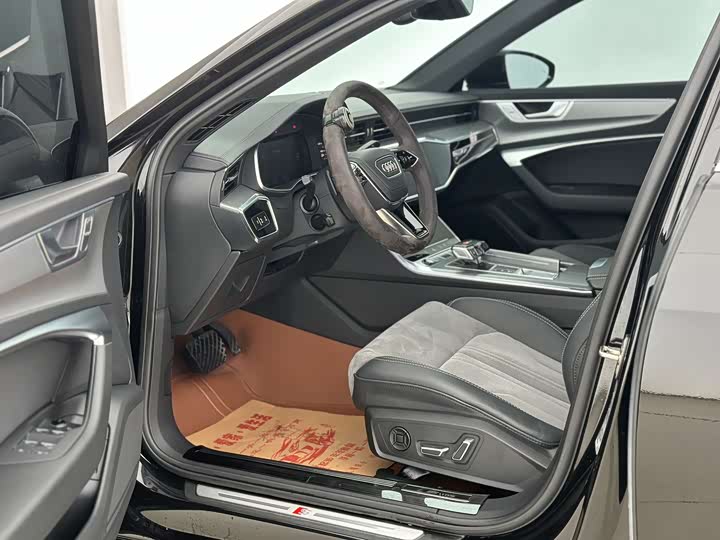 Фото 9 - Audi A6L