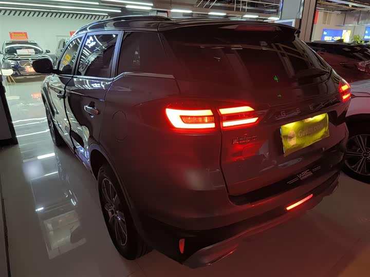 Фото 5 - Geely Atlas