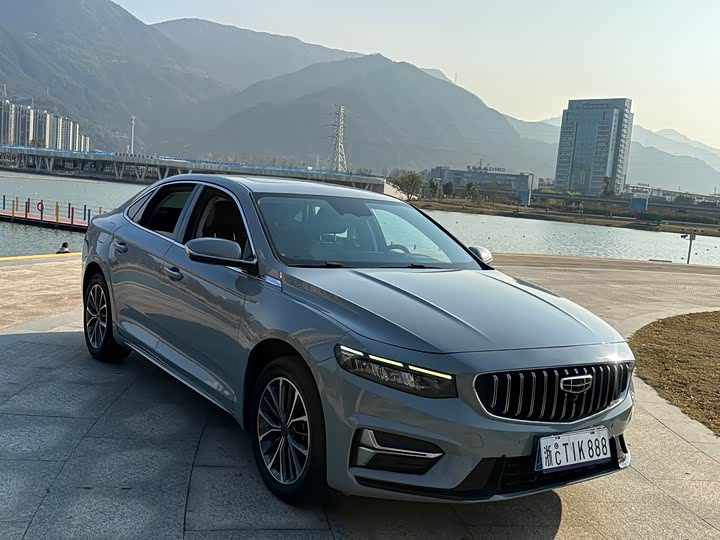 Фото 3 - Geely Preface