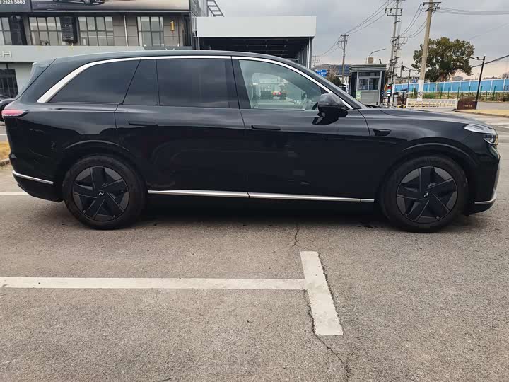 Фото 4 - Nio Onvo L90