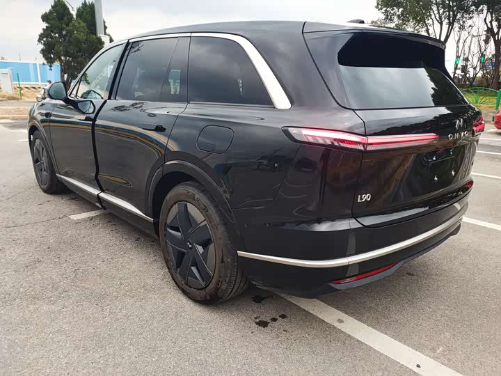 Фото 8 - Nio Onvo L90