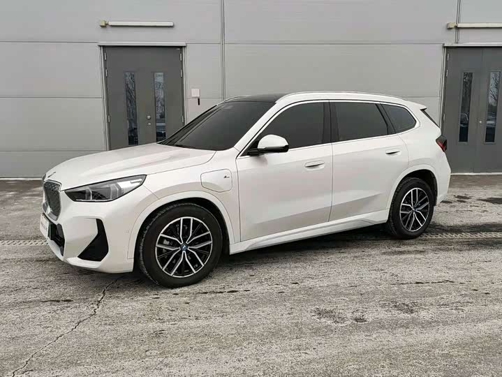 Фото 2 - BMW iX1