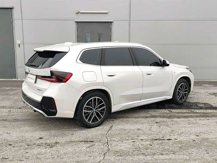 Фото 4 - BMW iX1