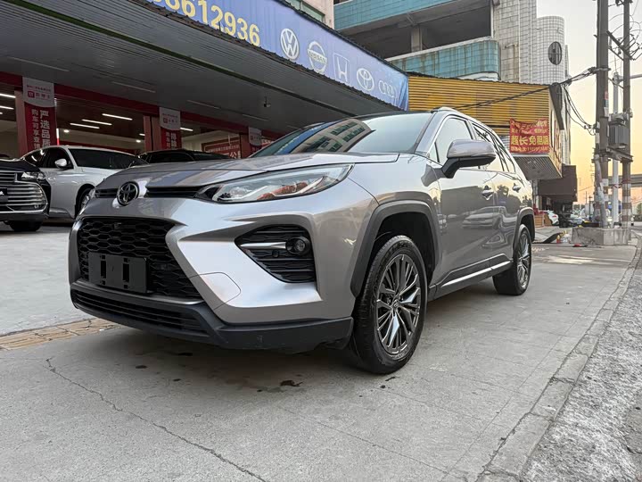 Фото 1 - Toyota Wildlander