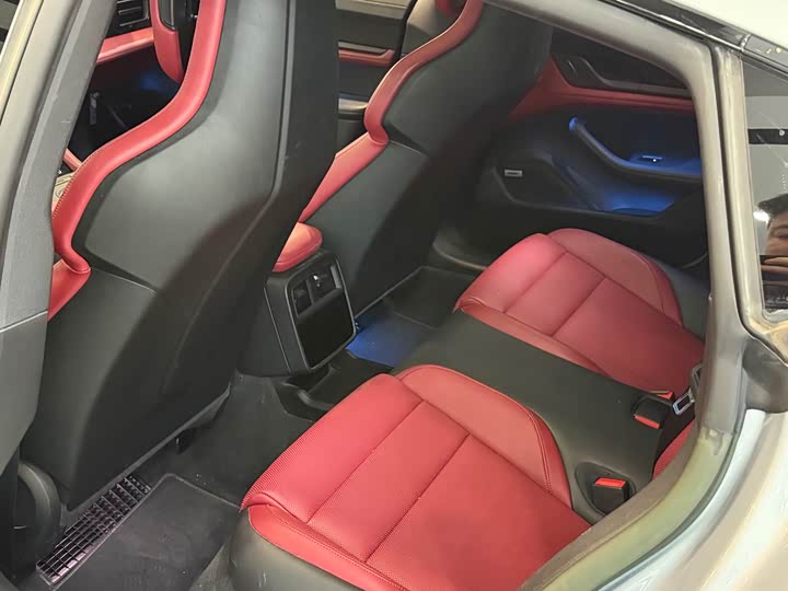 Фото 4 - Porsche Taycan