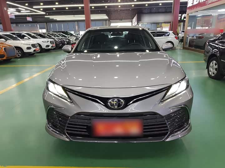 Фото 3 - Toyota Camry