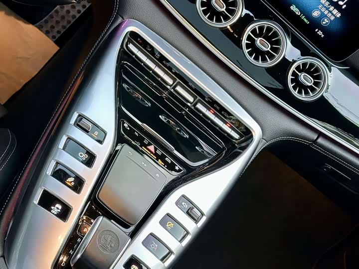 Фото 7 - Mercedes-Benz AMG GT